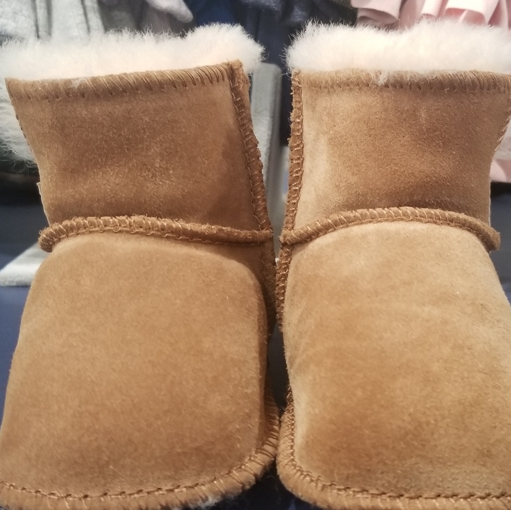 Baby ugg booties